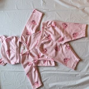 Shein 0-1 month 3 Piece Baby Girl Outfit Pink With Bears All Over